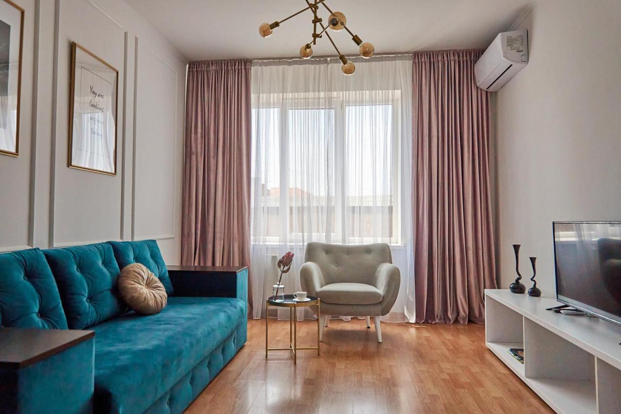 Lux Apartment Mukacheve Ngoại thất bức ảnh